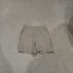 Lululemon 5 inch pace breaker ivory